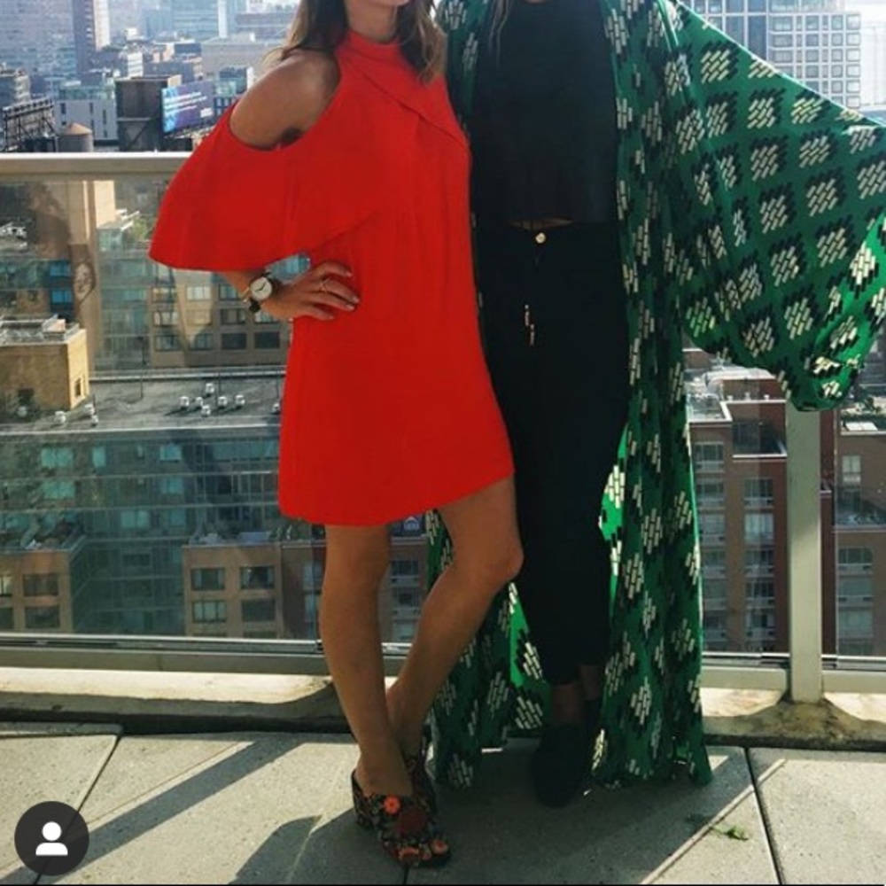 Gorgeous silky red dress - Picture 8 of 8